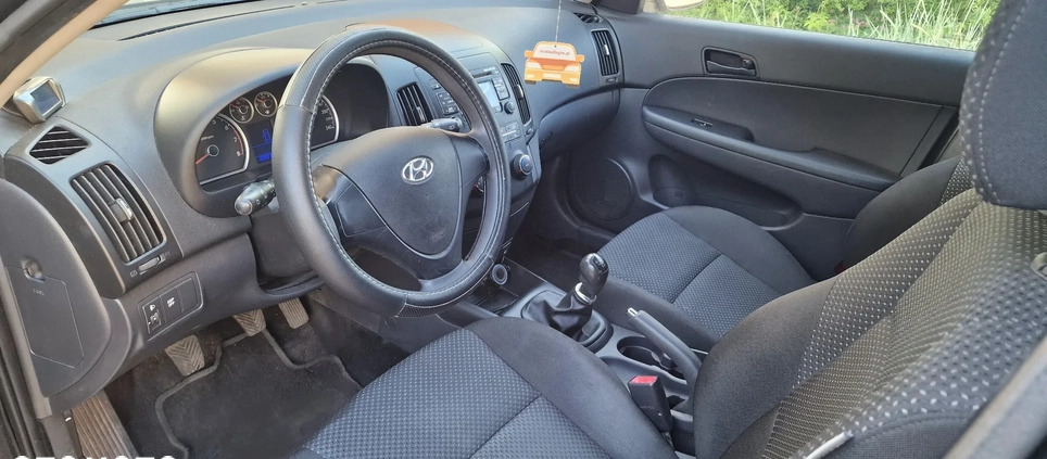 Hyundai I30 cena 18000 przebieg: 189000, rok produkcji 2011 z Bydgoszcz małe 137